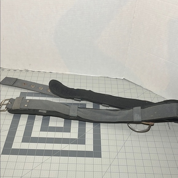 Gray and Tan Belt Bag with Sleek Design - Picture 4 of 6